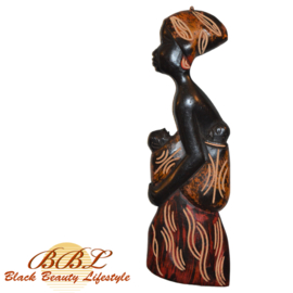 Houten wandsculptuur van Afrikaanse Vrouw met kind in draagdoek