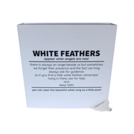 Quotebox - White feathers