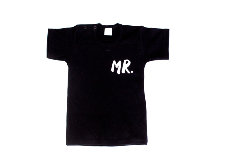 Shirtje met MR of MRS met achternaam+EST .. op achterzijde