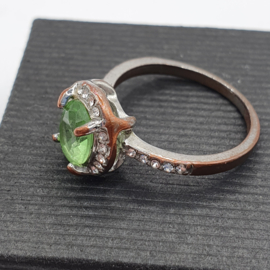 Ring met kristal
