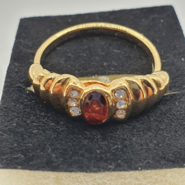 Ring met kristal