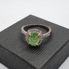 Ring met kristal