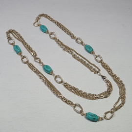 Lange ketting met turquoise kralen