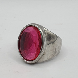 Forse ring met roze steen