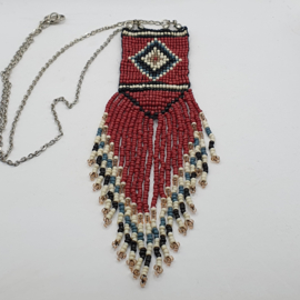 Ketting met kraaltjes hanger