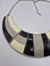 Collier met emaille