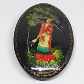 Houten broche uit Rusland VERKOCHT