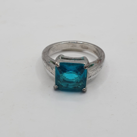 Ring met turquoise steen