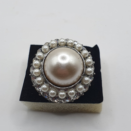 Grote bijou ring