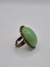 Ring met groene steen VERKOCHT