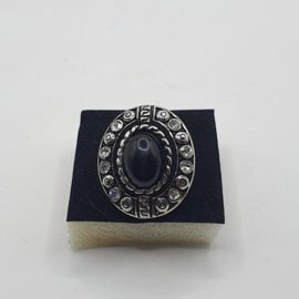 Grote bijou ring