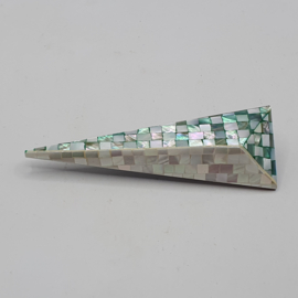 Broche met parelmoer