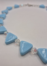 Lichtblauwe ketting