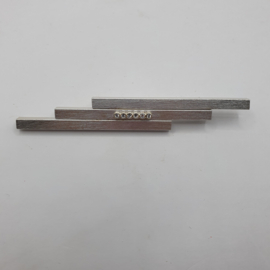 Zilverkleurige broche