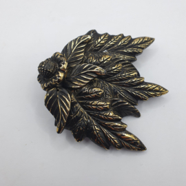 Zwart-goudkleurige broche