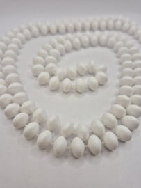 Witte kralenketting VERKOCHT