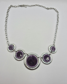 Collier met paarse acrylaat
