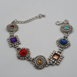 Armband met gekleurde steentjes
