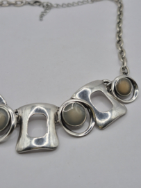 Zilverkleurige collier