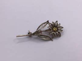 Filigree broche VERKOCHT