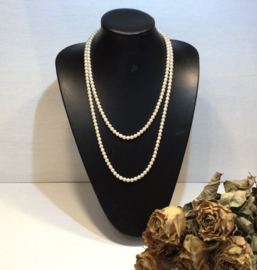 Lange parel ketting VERKOCHT