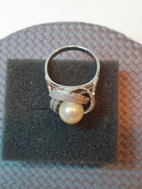 Ring met parel VERKOCHT 