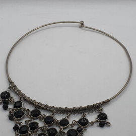 Collier met zwarte kraaltjes