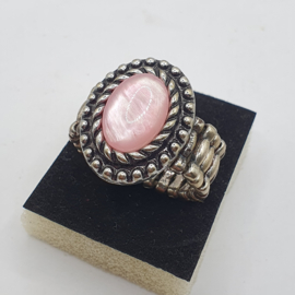 Ring met roze steen