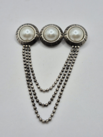 Broche met kettinkjes VERKOCHT