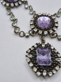 Collier met paarse stenen