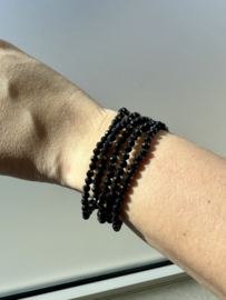 Zwarte toermalijn  armband 4mm facet geslepen.
