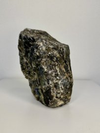 Labradoriet sculptuur Nr 224.