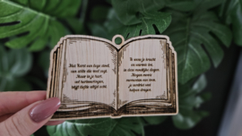 Gepersonaliseerde kerstballen hout herinnering aan een geliefde