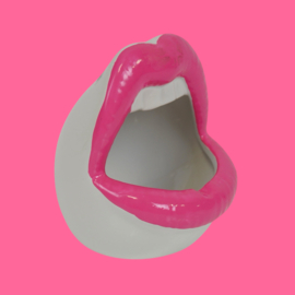 [Pink lips]