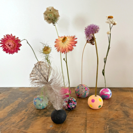Kleurrijke vaasjes voor droogbloemen | KLEIN | handgemaakt van klei | collectie WINTER/KERST