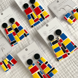 Supergave Mondriaan statement oorbellen met primaire kleuren | Tableau | collectie WINTER/KERST voor wintertype | rvs oorstekers