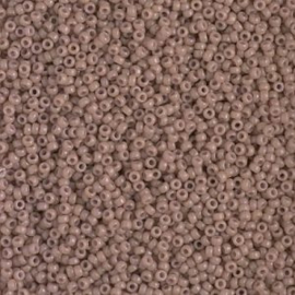 Miyuki rocailles 15-4455 Duracoat Opaque Beige (5 gram)
