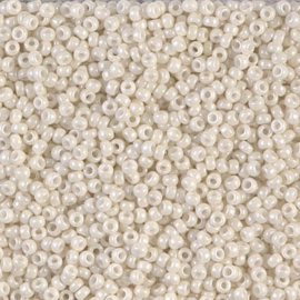 Miyuki rocailles 11-0600 Opaque Luster Limestone (10 gram)