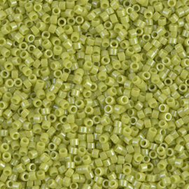 Miyuki delica 11/0 DB0262 Opaque Luster Chartreuse ( 5 gram)