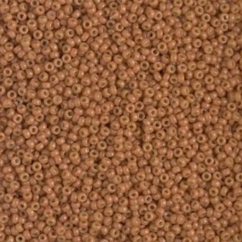 Miyuki rocailles 15-4457 Duracoat Opaque Cedar (5 gram)
