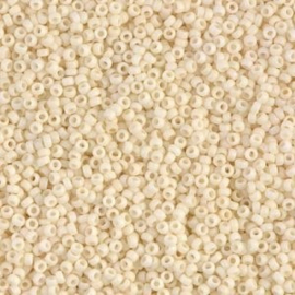Miyuki rocailles 15-2021 Opaque Cream Matte (5 gram)