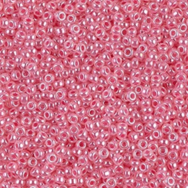 Miyuki rocailles 8-0535 Carnation Pink Ceylon (10 gram)