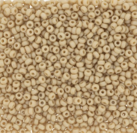 Miyuki rocailles 11-4691 Ivory Frosted Opaque Rainbow  (10 gram)