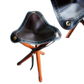 Stoel 3-poot hout met design leer 70cm pootlengte