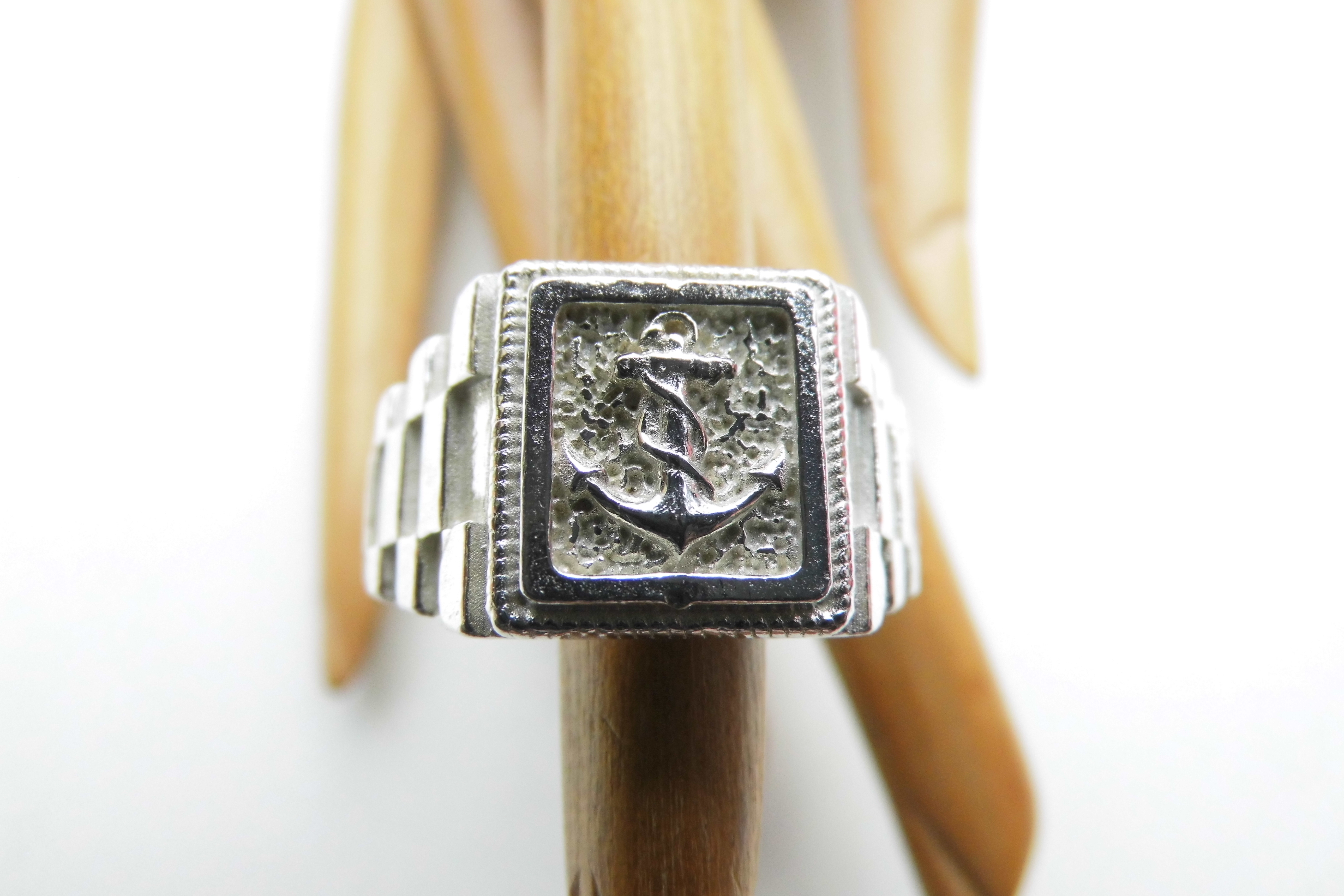 Zilveren anker cachet ring.