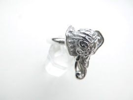 Zilveren olifant ring.