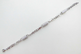Zilveren buis bracelet met zirkonia steentjes.