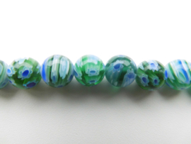 Groene bloem kralen snoer met zilveren sluiting. (10 mm)