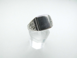 Zilveren cachet ring.