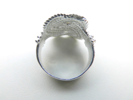 Zilveren mattenklopper ring met anker.